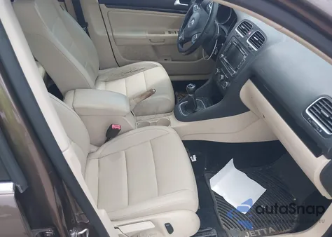 2011 Volkswagen Jetta Sportwagen 2.0L Tdi z USA, uszkodzony, nr VIN 3VWML7AJ7BM638221